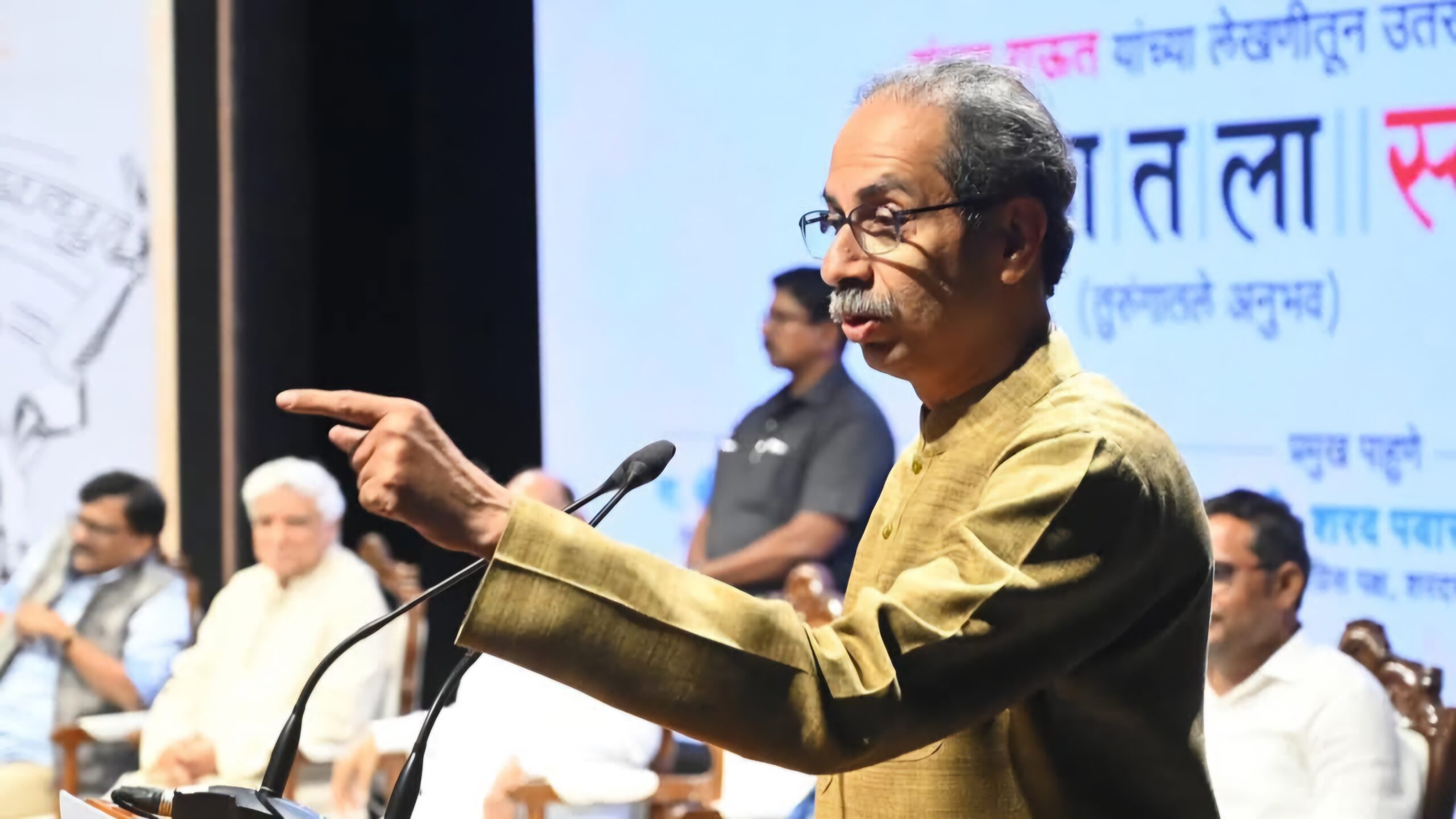 Politics | राऊतांच्या शब्दांनी उभा केलेला संघर्षाचा आरसा : ‘नरकातला स्वर्ग’ आणि शरद पवारांचे चिंतन 3 Politics