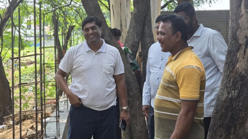 Public issue | पडलेल्या भिंती बांधण्याचे काम तत्काळ सुरू करा- प्रशासक यशवंत डांगे 1 FB IMG 1749299566292