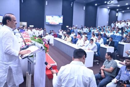 Politics | राज्यातील पहिल्या महसूल लोकअदालतीचे पुण्यात उद्घाटन; 'लोकांसाठी, लोकांच्या सहकार्याने न्याय देण्याचा' आदर्श चालू 10 FB IMG 1749522265647