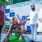 World news | शाश्वत विकासाच्या दिशेने ऐतिहासिक पाऊल- अजित पवार; भारतातील पहिली 'ग्रीन म्युनिसिपल बाँड लिस्टिंग' 3 FB IMG 1749621836128