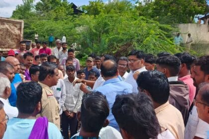 Crime | आदिवासी स्मशानभूमीत उत्खनन : प्राजक्त तनपुरे यांचा वाळू माफियांवर संताप; कठोर कारवाईची मागणी 6 FB IMG 1750324086564 1