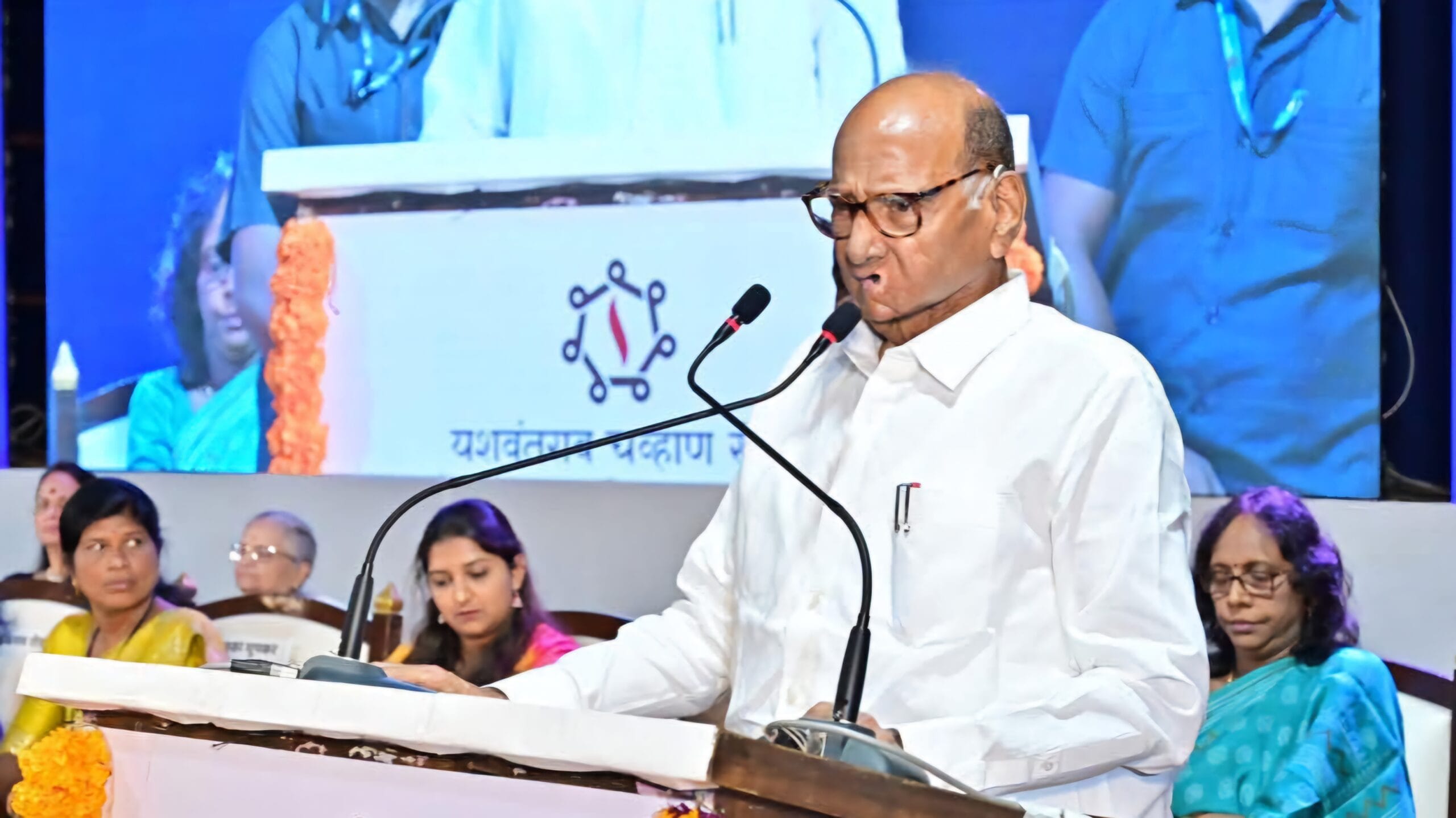 Women | महाराष्ट्र हे देशातले पहिले राज्य जिथे महिलांसाठी स्वतंत्र धोरण- शरद पवार; 'यशस्विनी सन्मान' सोहळा थाटात संपन्न 2 Women