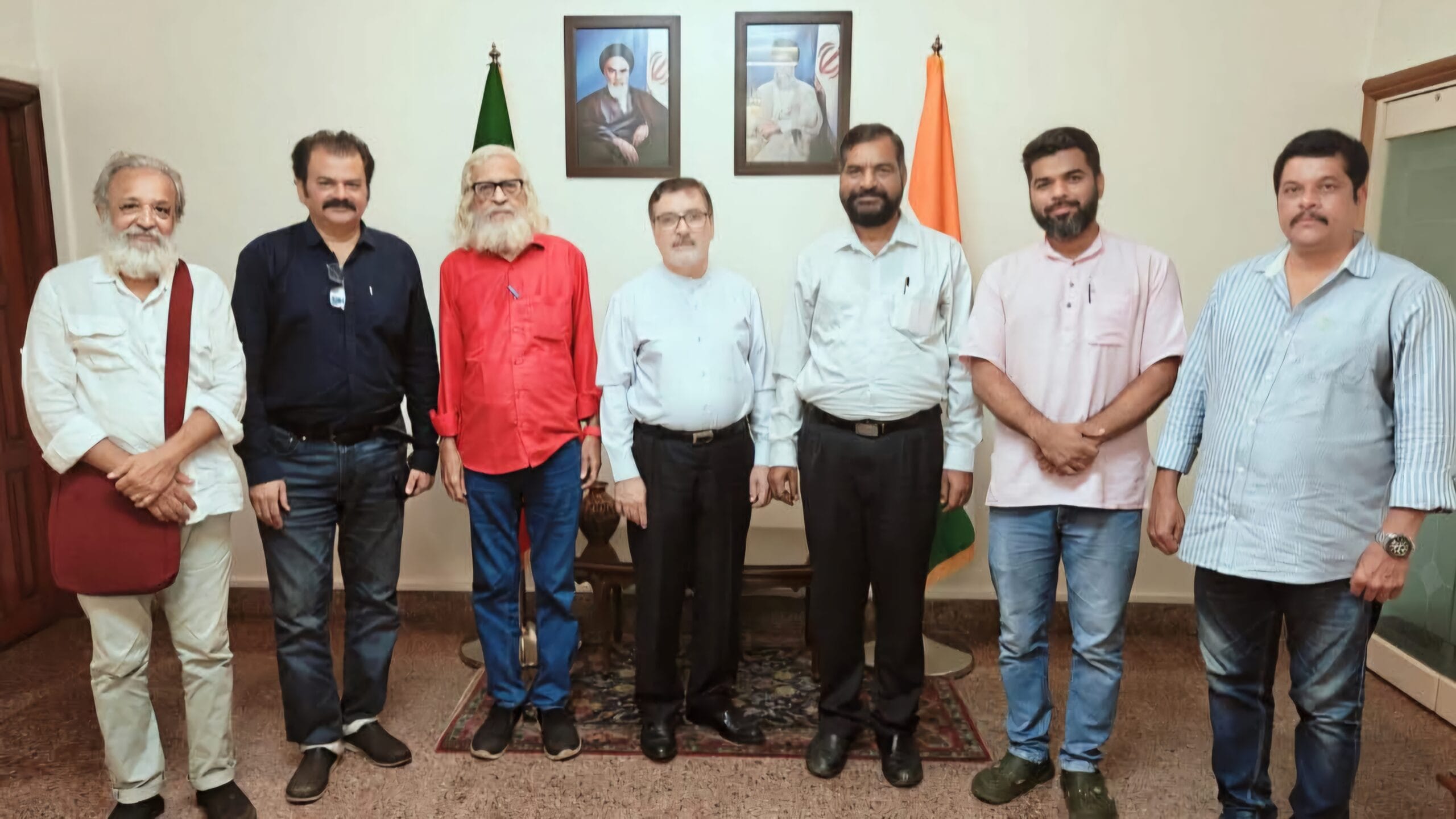 World news | इराणवर अमेरिकी हल्ल्याचा भारतीय कम्युनिस्ट पक्षाकडून निषेध; शिष्टमंडळाची इराण दूतावासाला भेट 3 World news