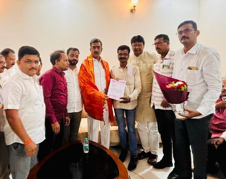 Politics | डॉ. दिलीप पवार यांची शिवसेना डॉक्टर सेल आयुष होमिओपॅथिक विंग उत्तर महाराष्ट्र प्रदेशप्रमुखपदी नियुक्ती 1 Politics