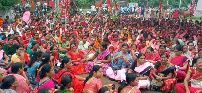 India news | 9 जुलै देशव्यापी संप : परभणीत कामगार-कर्मचाऱ्यांचे प्रचंड आंदोलन 1 FB IMG 1752074312924