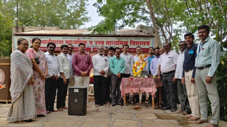 Cultural Politics | श्री भवानीमाता विद्यालयामध्ये गुरुपौर्णिमा उत्साहात साजरी 1 IMG 20250711 WA0057