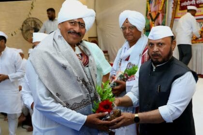 Religion | वारकरी संतांनी समतेच्या मूल्यांवर आधारित लोकशाहीची बीजे रोवली- माजी खासदार आनंदराव अडसूळ; ह.भ.प. सोन्नर महाराजांच्या 100 संविधान कीर्तन संकल्प मालिकेतील दुसरे कीर्तन  8 IMG 20250712 WA0018