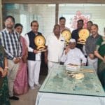 Award | कोणत्याही कार्यात नैतिक आचरण महत्त्वाचे- अण्णा हजारे; प्रा.डॉ. पांडुरंग भोसले स्नेहबंध पुरस्काराने सन्मानित 2 IMG 20250715 WA0031