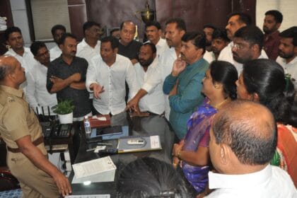 Politics | आमदार जगताप व त्यांच्या कुटुंबियांची संरक्षणाची जबाबदारी पोलिस प्रशासनाने घ्यावी; राष्ट्रवादी काँग्रेसची पोलीस अधीक्षकांकडे मागणी 2 WhatsApp Image 2025 07 03 at 1.32.15 PM 1