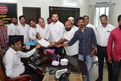Public issue | महानगरपलिका 'प्रशासक राज'मधे शहर स्वच्छतेचा बोजवारा; कचरा प्रश्न त्वरित सोडविण्याची मागणी अन्यथ मनपात आणून टाकणार 8 FB IMG 1755012213986