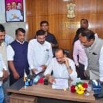 Politics | मशिदीवरील स्पीकर परवान्यासाठी 'अजितदादां'नी लावला तात्काळ फोन; पोलिस अधीक्षकांना दिले थेट आदेश 2 FB IMG 1755408457384