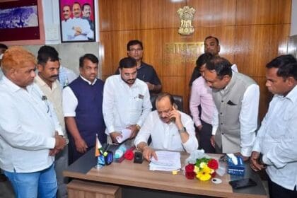Politics | मशिदीवरील स्पीकर परवान्यासाठी 'अजितदादां'नी लावला तात्काळ फोन; पोलिस अधीक्षकांना दिले थेट आदेश 2 FB IMG 1755408457384