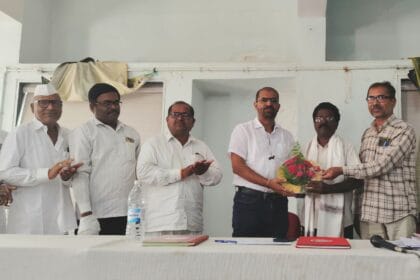 Social | स्टाफ सोसायटीच्या प्रगतीसाठी सचिवांनी पुढाकार घ्यावा – सहाय्यक निबंधक घोडेचोर 2 IMG 20250908 WA0034