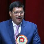 World news | Shameful : सरन्यायाधीश गवईंवर सनातनी वकिलाकडून बुटफेक ! या गोष्टींनी मला फरक पडत नाही– सरन्यायाधीश गवई 3 Bhushan Gawai