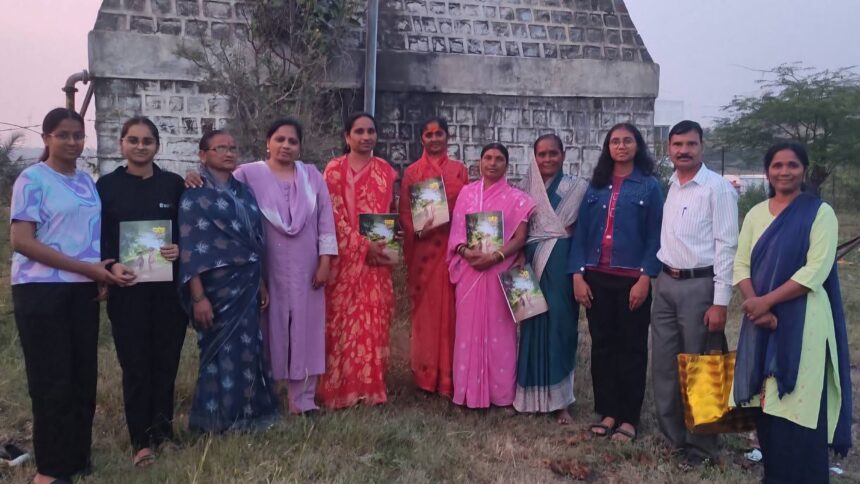 Women | डोंगराच्या कुशीत ‘पृथा’ दिवाळी अंकाचे प्रकाशन; शेतकरी महिला साक्षात सेलिब्रिटी 1 FB IMG 1760898547979 1
