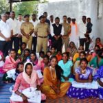 Social | एसपी घार्गेंची आगळीवेगळी दिवाळी; पारधी बांधवांच्या पालावर जात साजरा केला आनंद 2 FB IMG 1761029111889