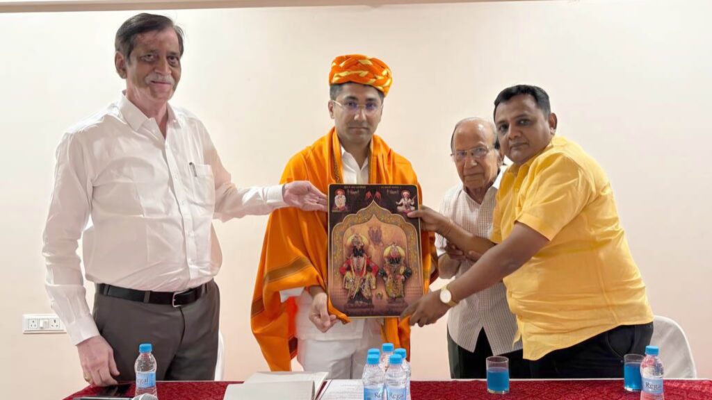 Politics | कापड व्यापारी संघाचा अमृत महोत्सवी सोहळा साजरा; मुख्य बाजारपेठेतील प्रश्नाबद्दल आ. जगताप यांचा सत्कार