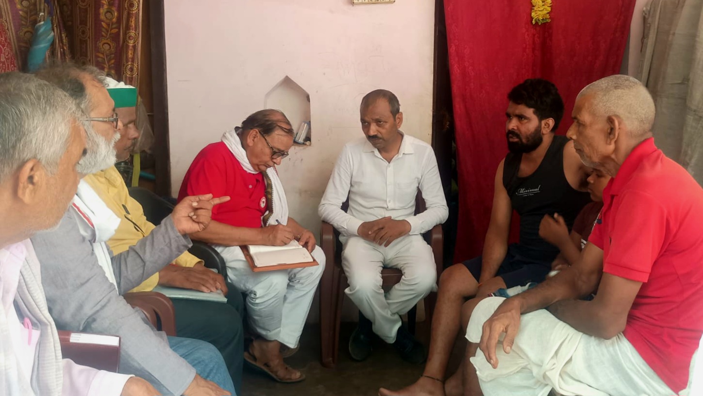AIKS delegation meets slain sailor Shivnandan Chaurasia's family in Deoria