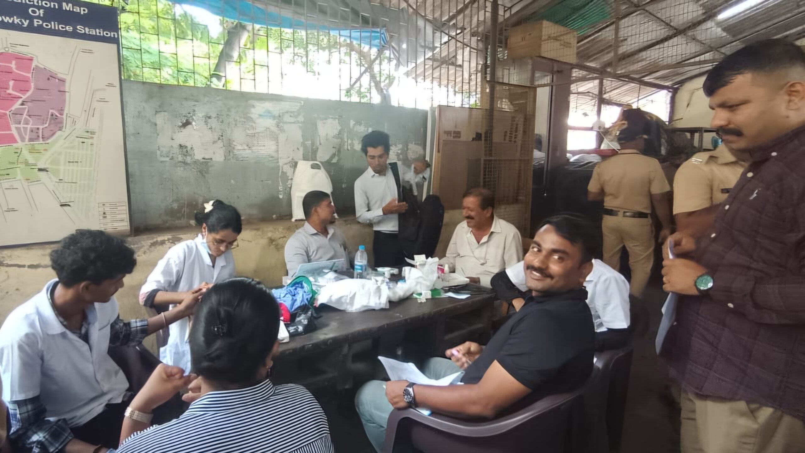 काळाचौकी पोलीस ठाण्यात आयोजित Police Medical Camp शिबिरात पोलीस कर्मचाऱ्यांची आरोग्य तपासणी