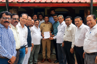 Shrigonda Medical Association submits memorandum demanding strict implementation of Doctor Protection Act after Dombivli doctor assault.