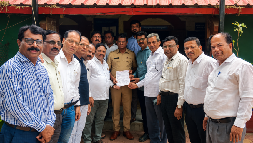 Shrigonda Medical Association submits memorandum demanding strict implementation of Doctor Protection Act after Dombivli doctor assault.